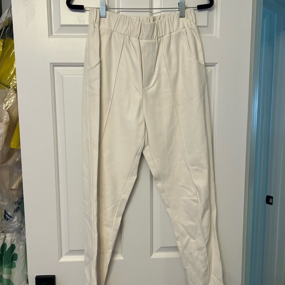 Women’s White Pants